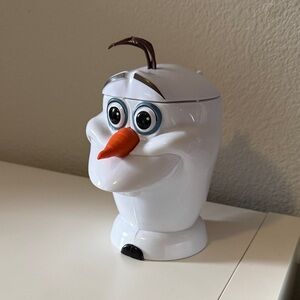 Olaf treat cup